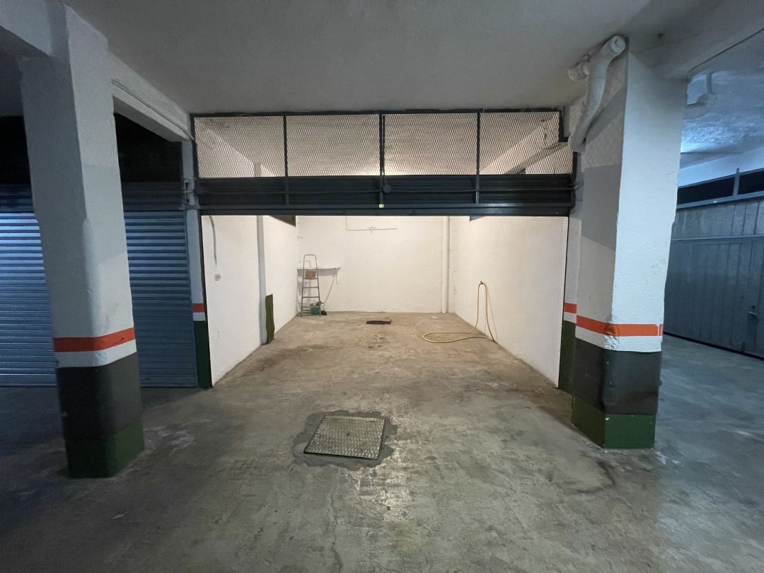 Garage to rent in Legazpi
