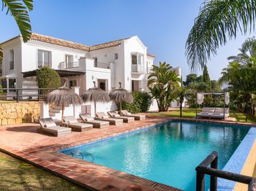 Casa con piscina en venta en Marbella Centro