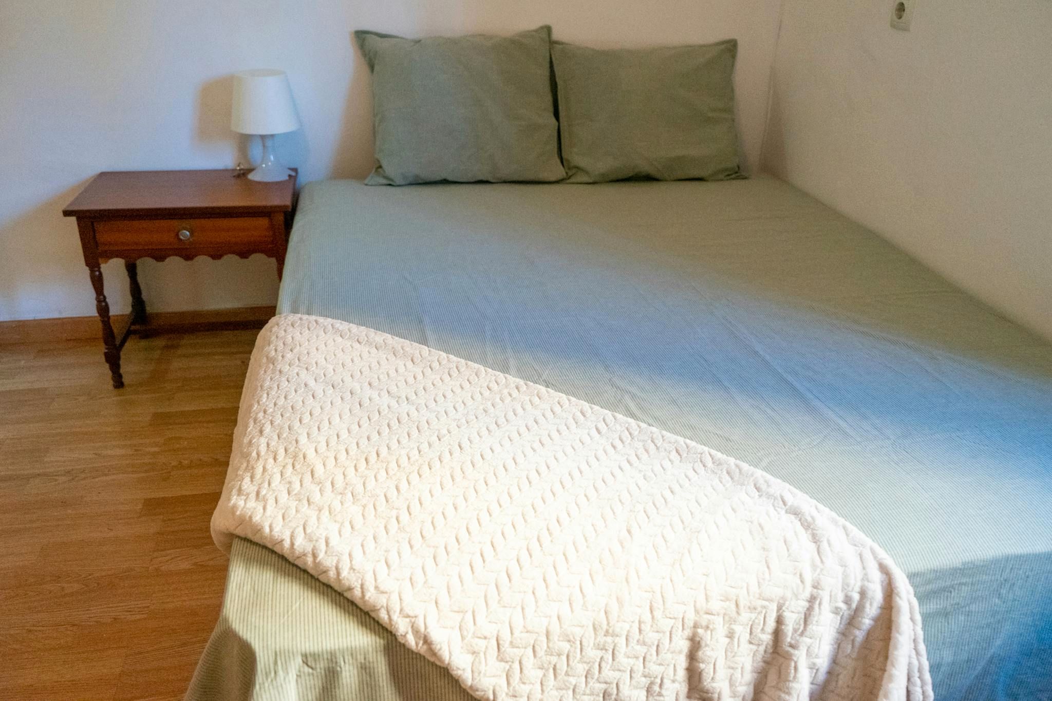 Bedroom of Flat to share in  Sevilla Capital  with Air Conditioner, Furnished and Washing machine