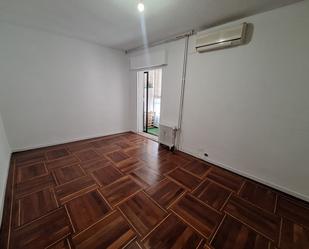 Dormitori de Pis de lloguer en  Madrid Capital amb Aire condicionat, Calefacció i Parquet