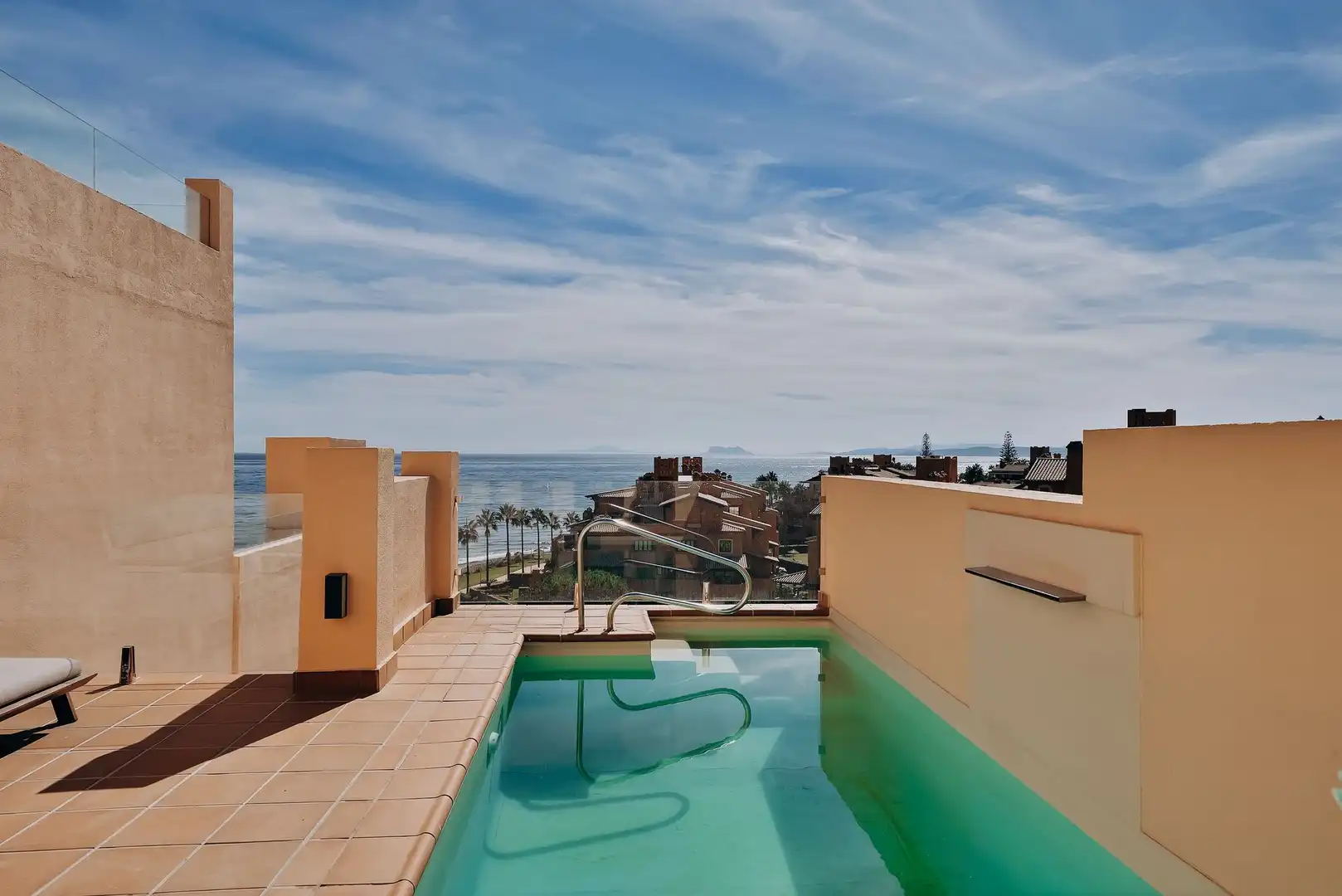 Piscina de Àtic de lloguer en Estepona amb Terrassa