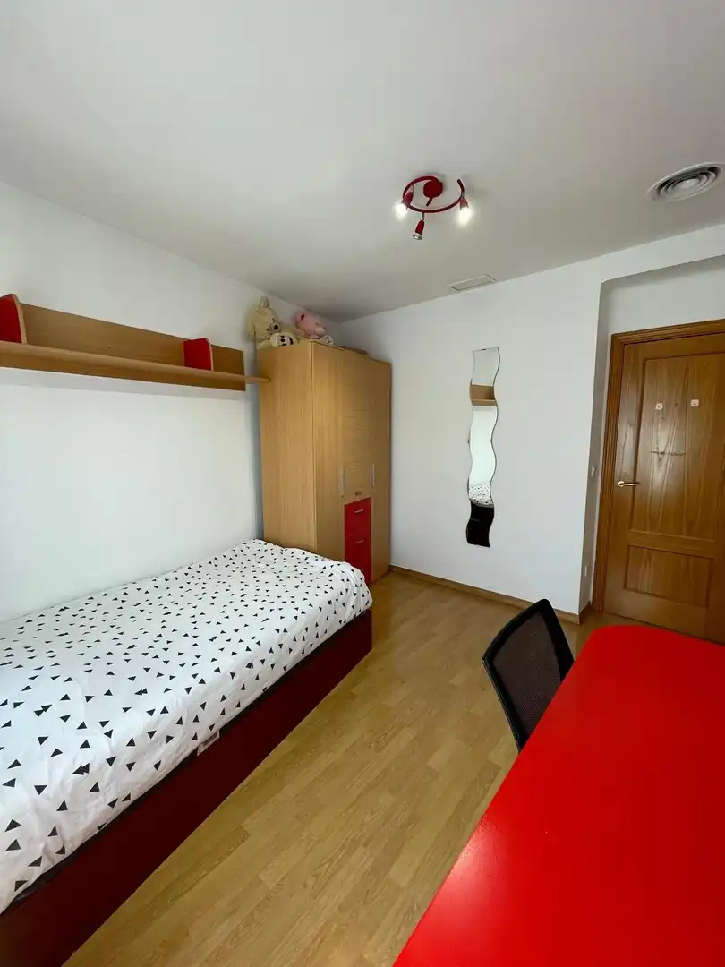 Habitación de Piso en venta en Monzón con Aire acondicionado, Calefacción y Amueblado