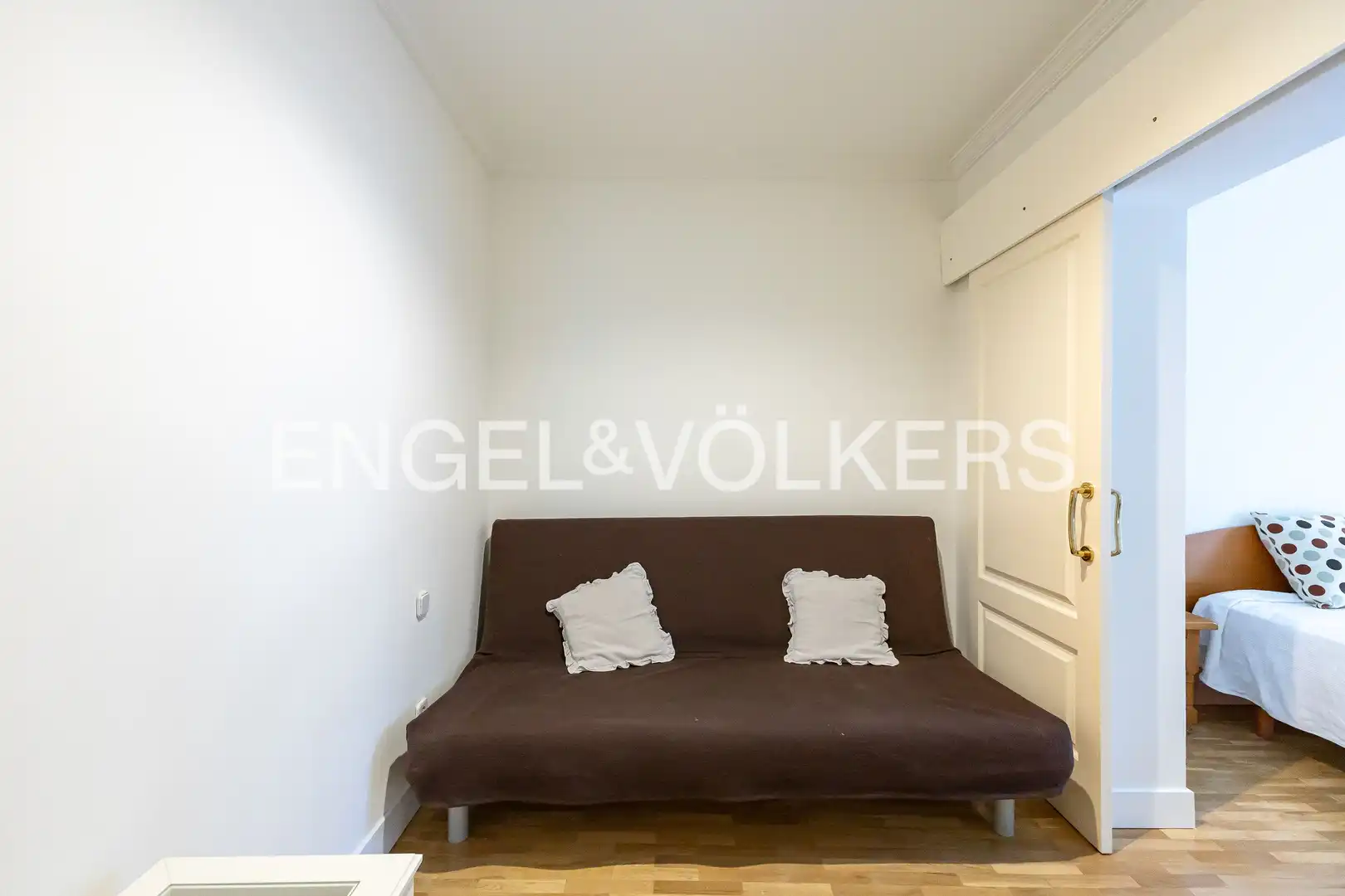 Living room of Flat for sale in Madrid  with Air Conditioner, Heating and Balcony