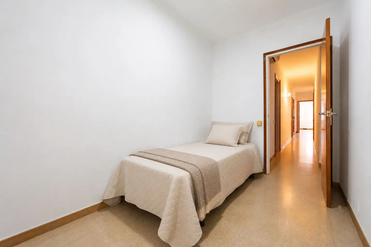Habitación de Casa adosada en venta en Salt