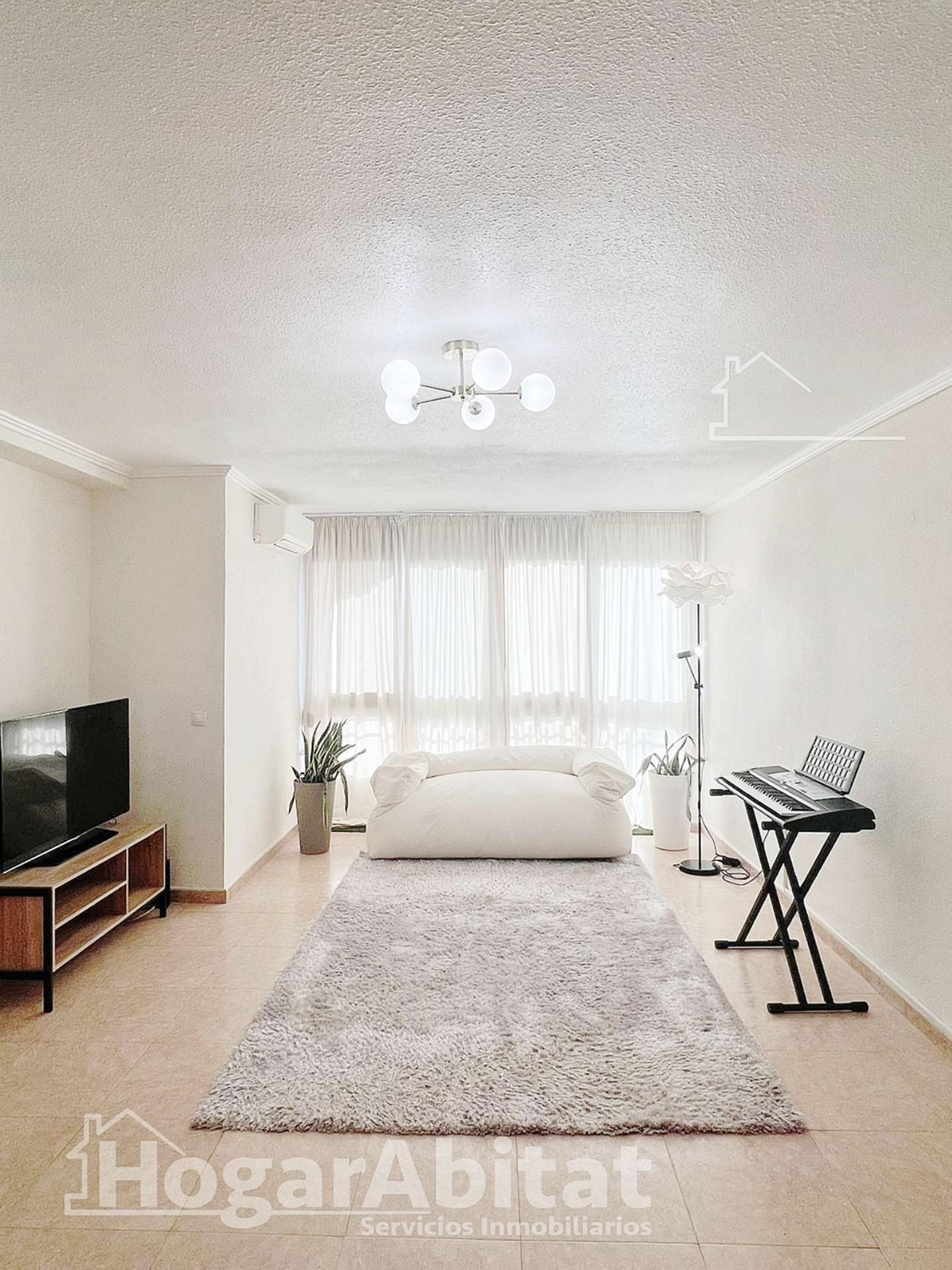 Sala d'estar de Pis en venda en Alicante / Alacant amb Aire condicionat