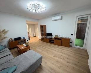 Living room of Flat for sale in  Logroño  with Air Conditioner, Heating and Parquet flooring