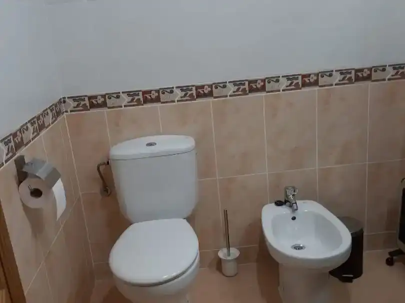 Badezimmer von Wohnung zur Miete in Torrent mit Klimaanlage