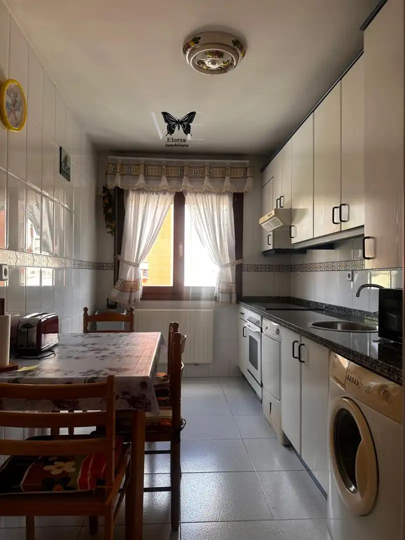 Kitchen of Flat for sale in Oviedo   with Heating and Storage room