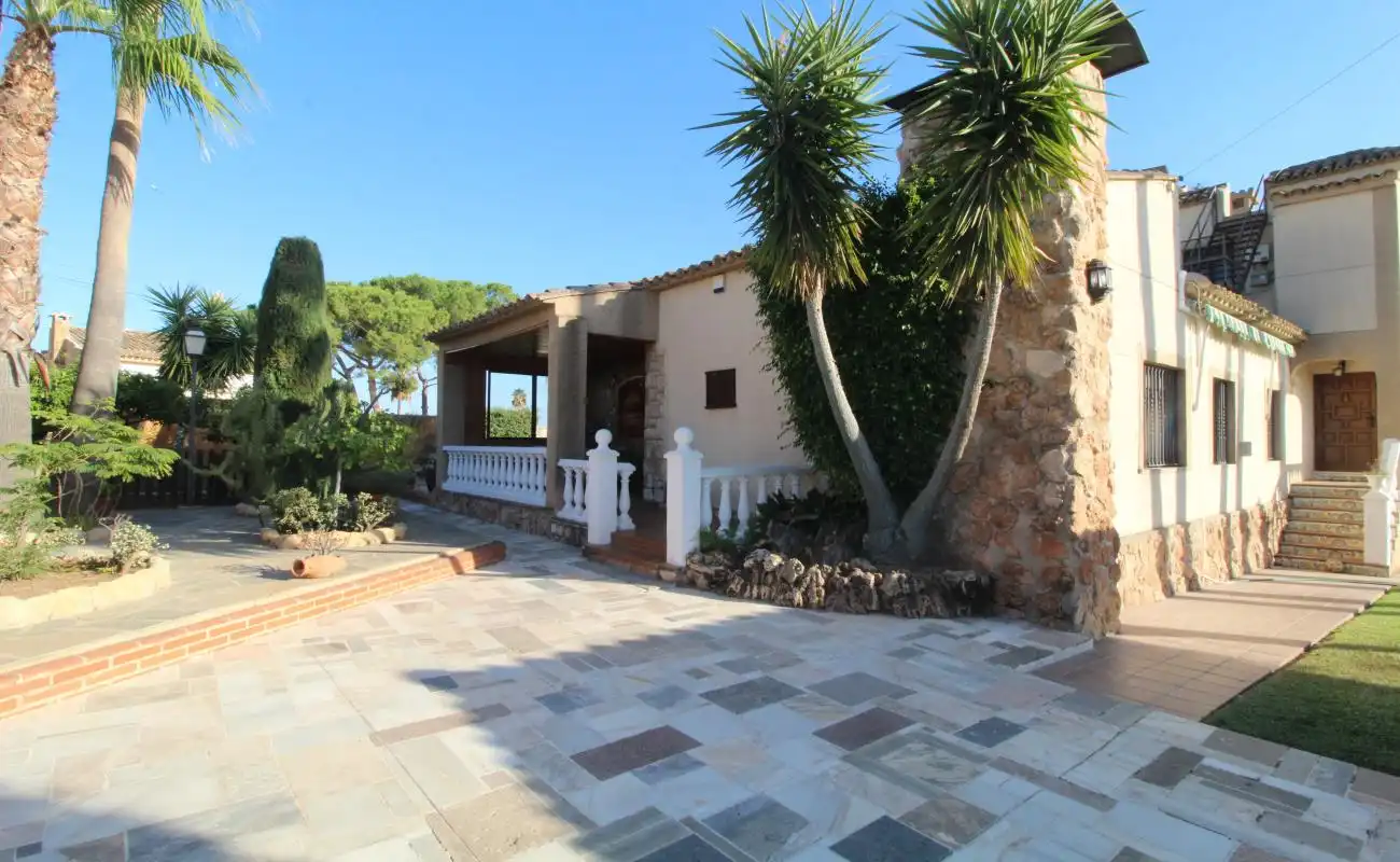 Jardí de Casa o xalet en venda en L'Eliana amb Aire condicionat, Calefacció i Jardí privat