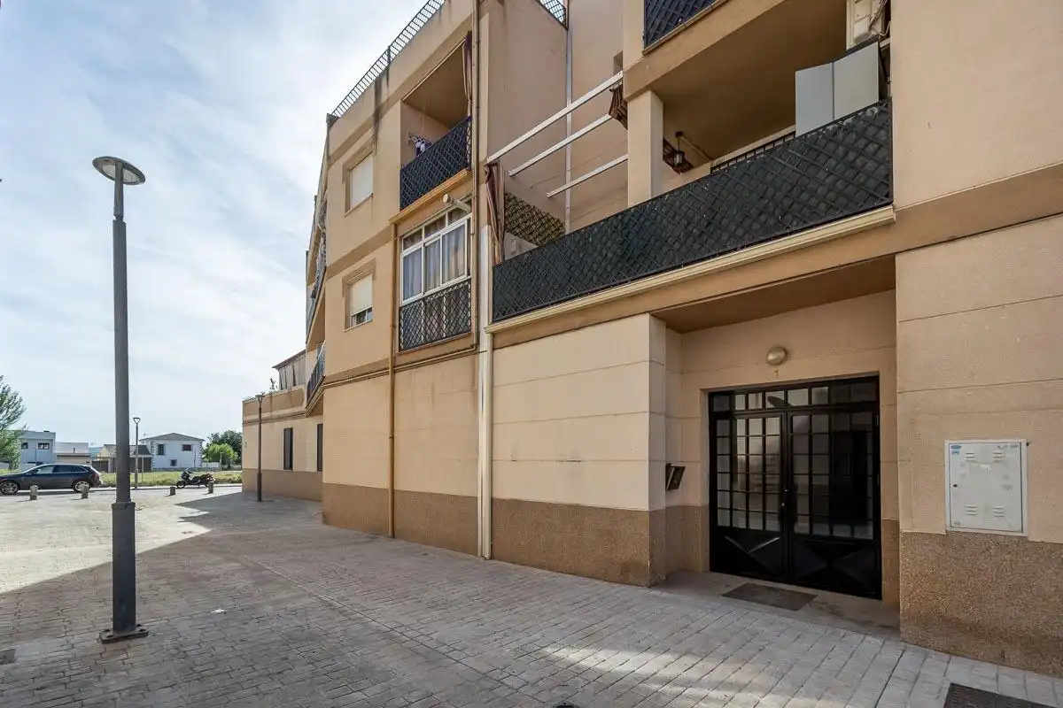 Vista exterior de Piso en venta en Atarfe con Aire acondicionado, Terraza y Trastero