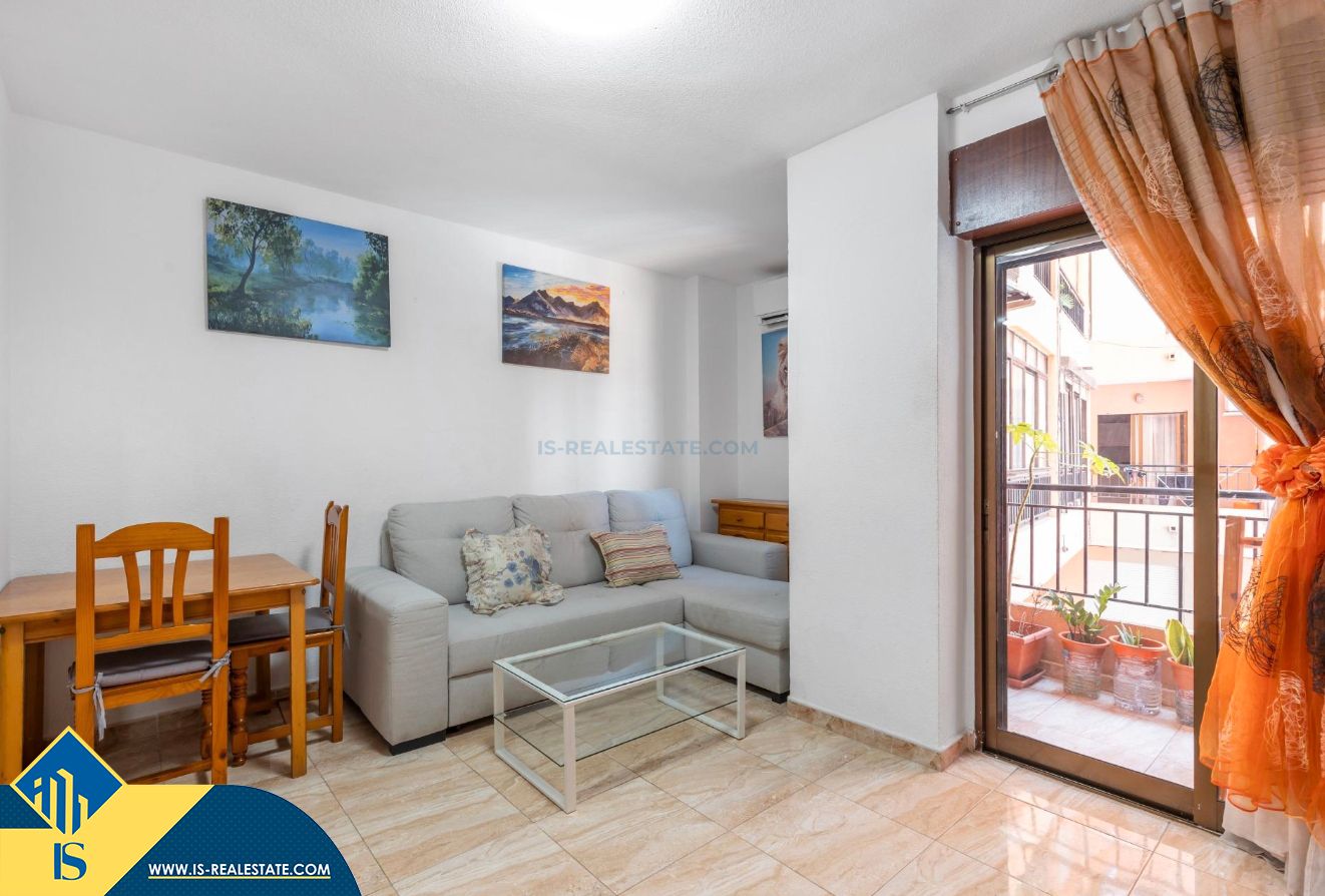 Sala de estar de Apartamento en venta en Torrevieja con Aire acondicionado, Calefacción y Terraza