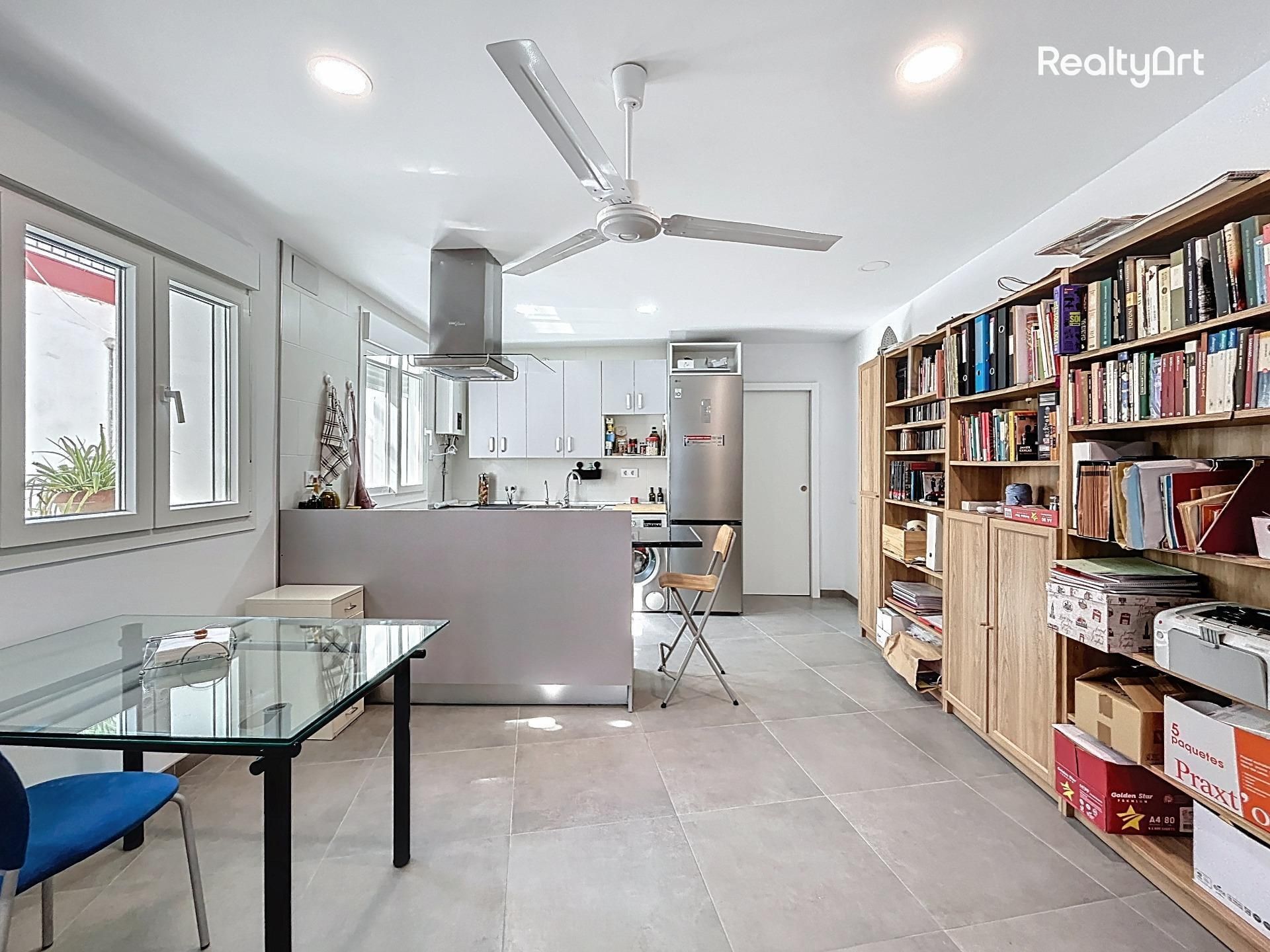 Kitchen of Apartment for sale in  Sevilla Capital  with Air Conditioner, Furnished and Balcony