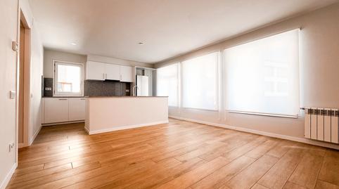 Photo 3 of Flat for rent in Centre, Vic