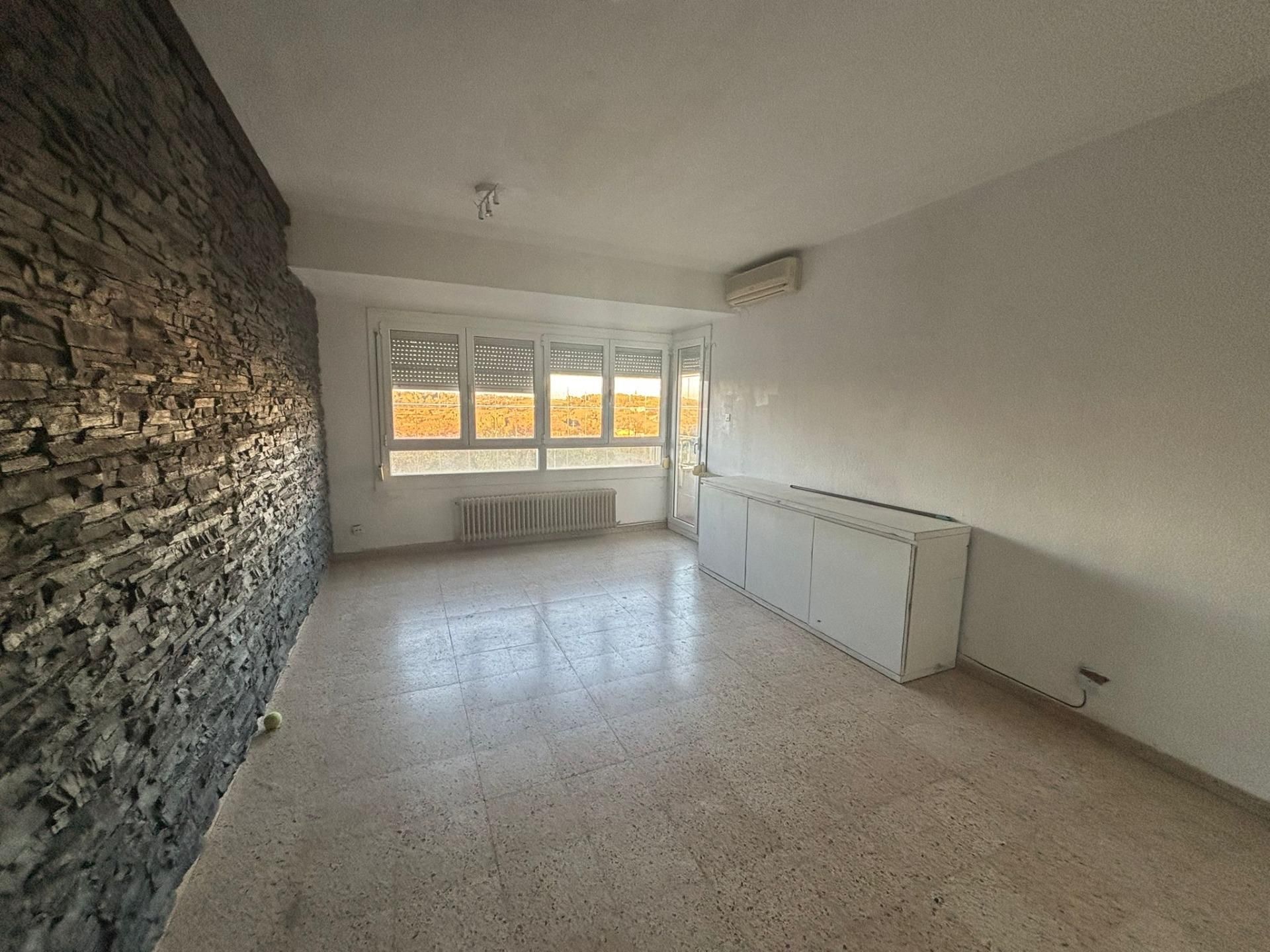 Living room of Flat for sale in Sabadell  with Heating, Terrace and Balcony