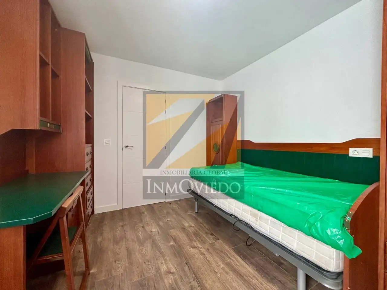 Piso en venta en Calle Ramón y Cajal, La Villa - Bazuelo