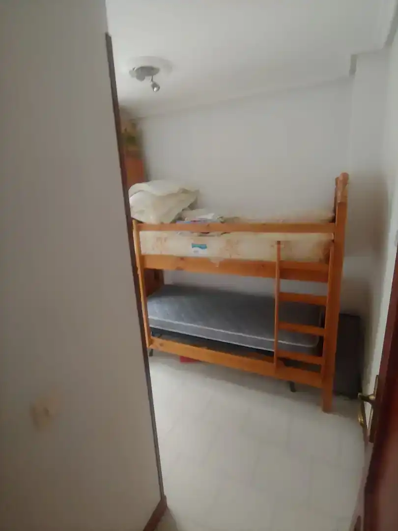 Schlafzimmer von Wohnungen zur Miete in Noja mit Möbliert, Waschmaschine und Mikrowelle