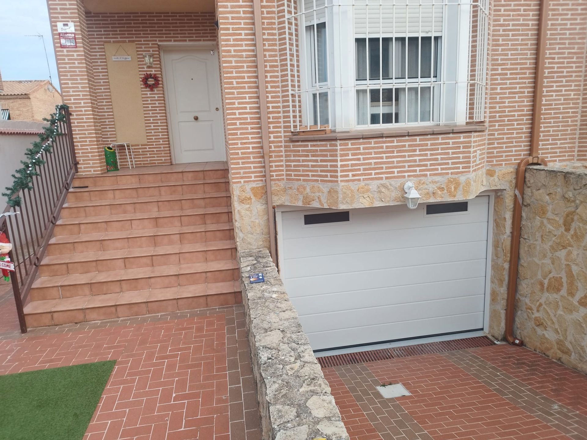 Vista exterior de Casa o xalet en venda en Villaluenga de la Sagra amb Aire condicionat, Calefacció i Terrassa