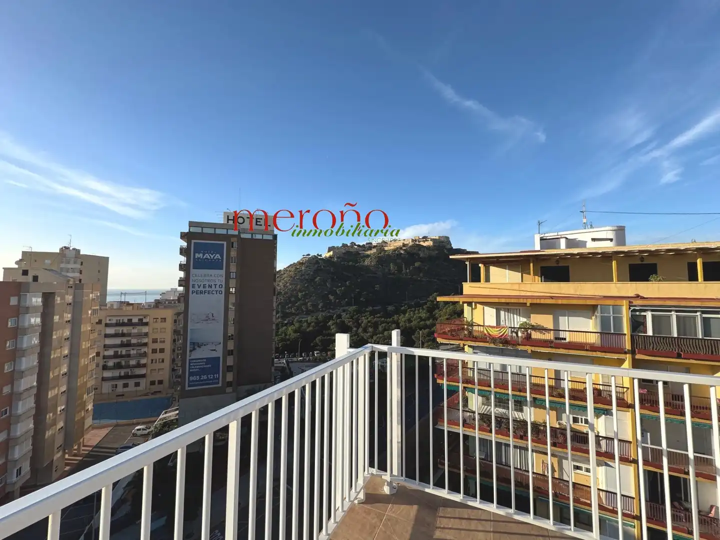 Vista exterior de Àtic en venda en Alicante / Alacant amb Terrassa