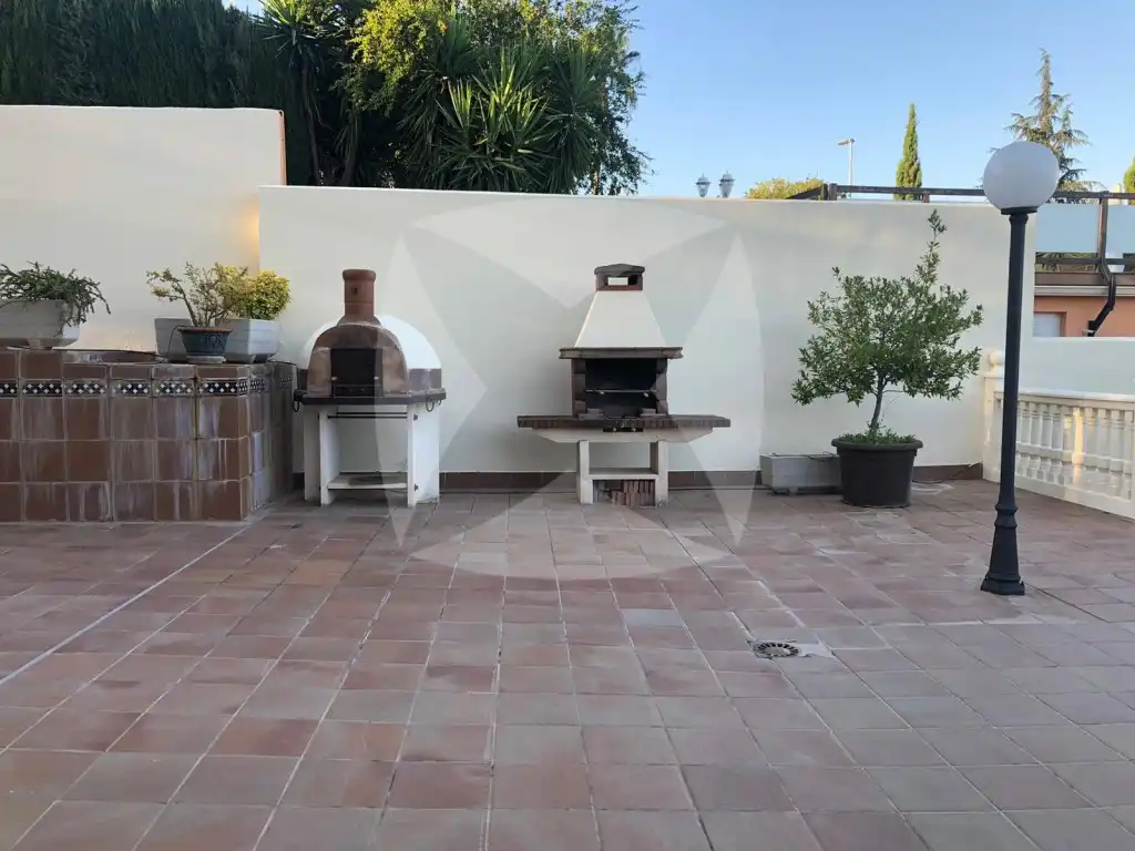 Terrassa de Casa o xalet en venda en Badajoz amb Aire condicionat, Calefacció i Jardí privat