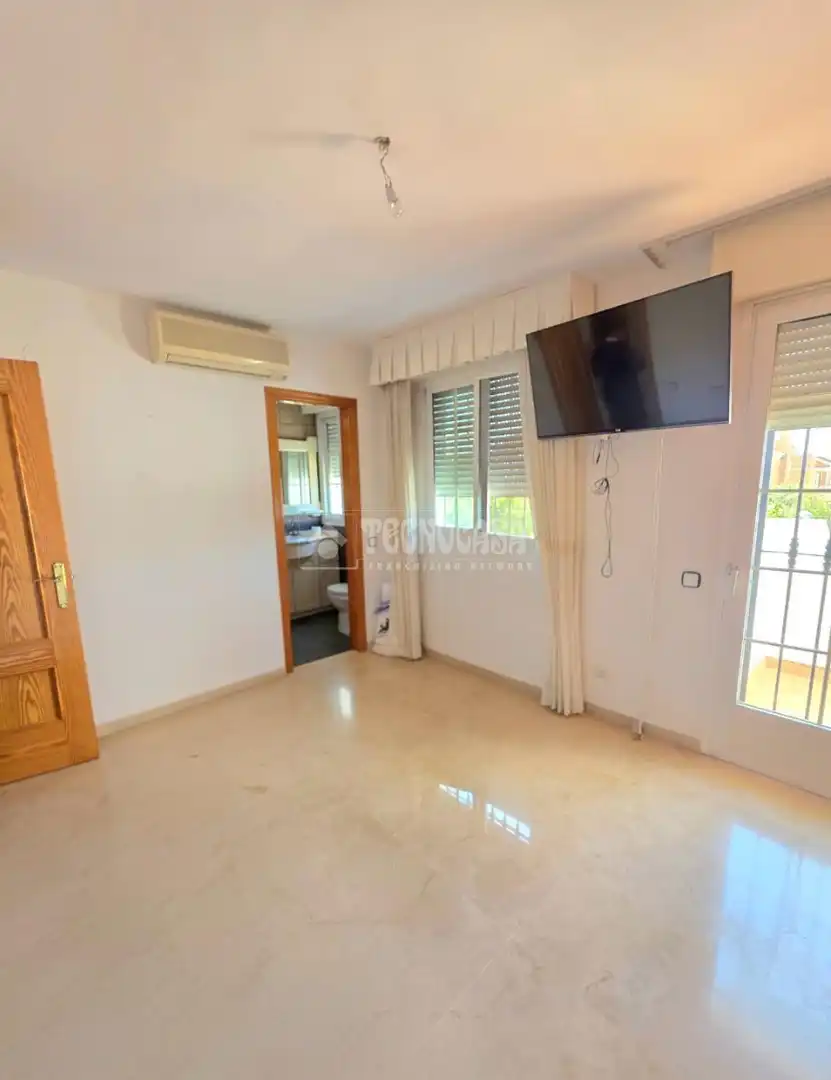 Wohnzimmer von Haus oder Chalet zum Verkauf in Almería mit Klimaanlage, Privatgarten und Terrasse