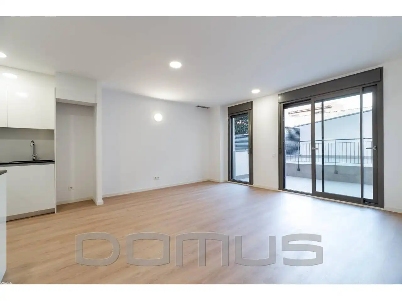 Sala d'estar de Pis en venda en El Prat de Llobregat amb Aire condicionat, Calefacció i Parquet