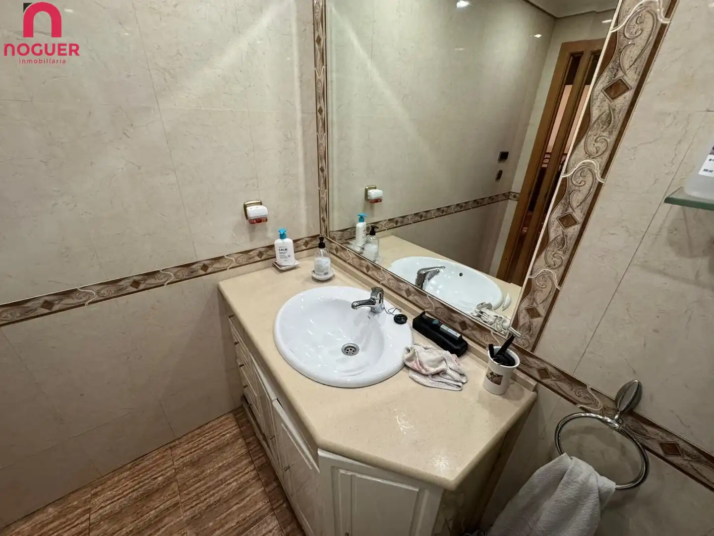 Bany de Casa o xalet en venda en Córdoba amb Terrassa i Balcó