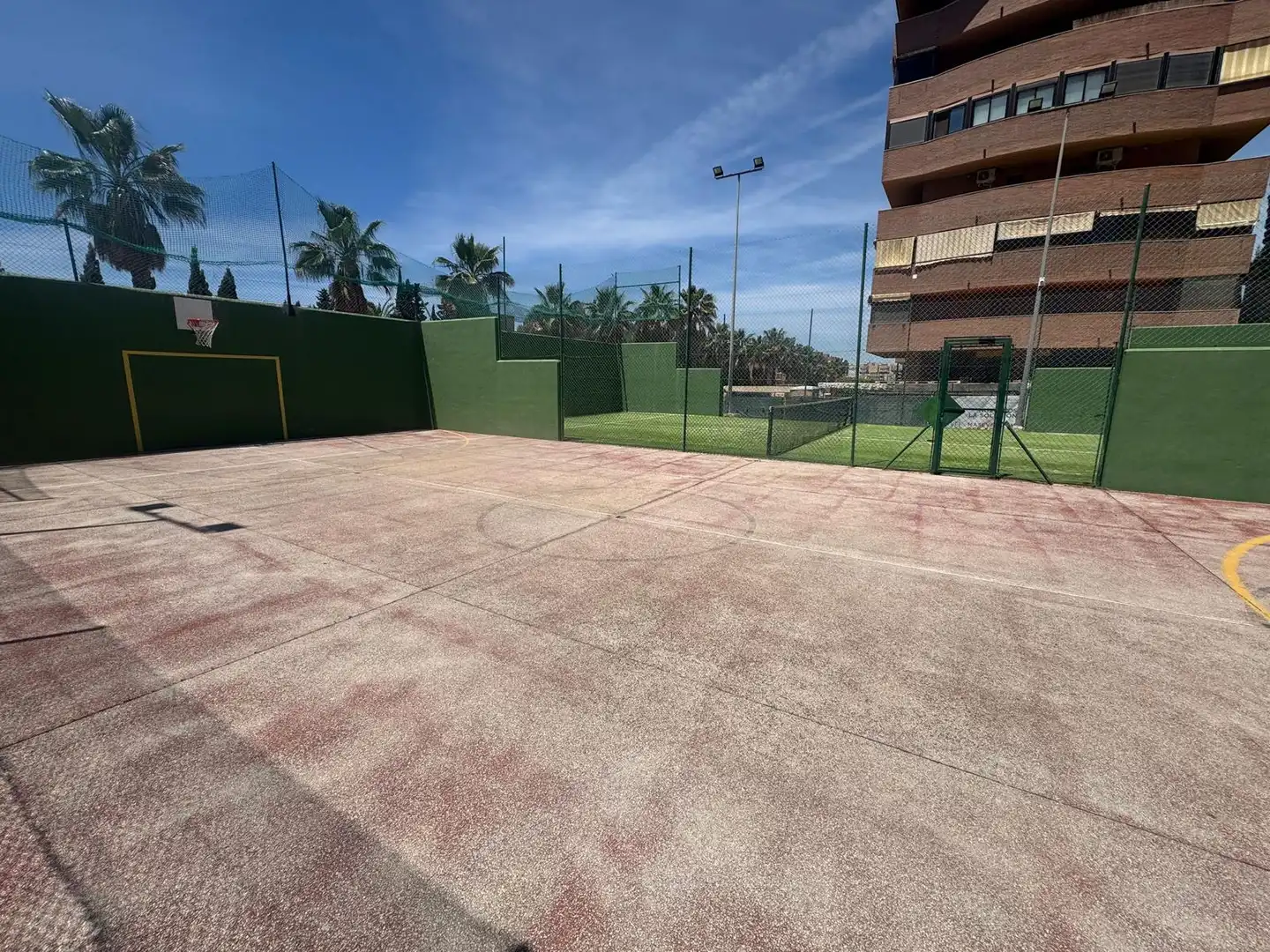 Aparcament de Pis en venda en Alicante / Alacant amb Aire condicionat, Terrassa i Balcó