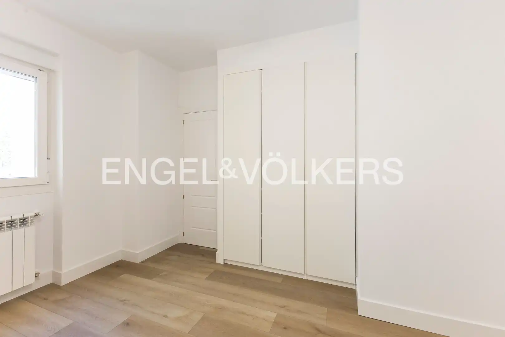 Schlafzimmer von Wohnung zur Miete in Madrid mit Klimaanlage und Heizung