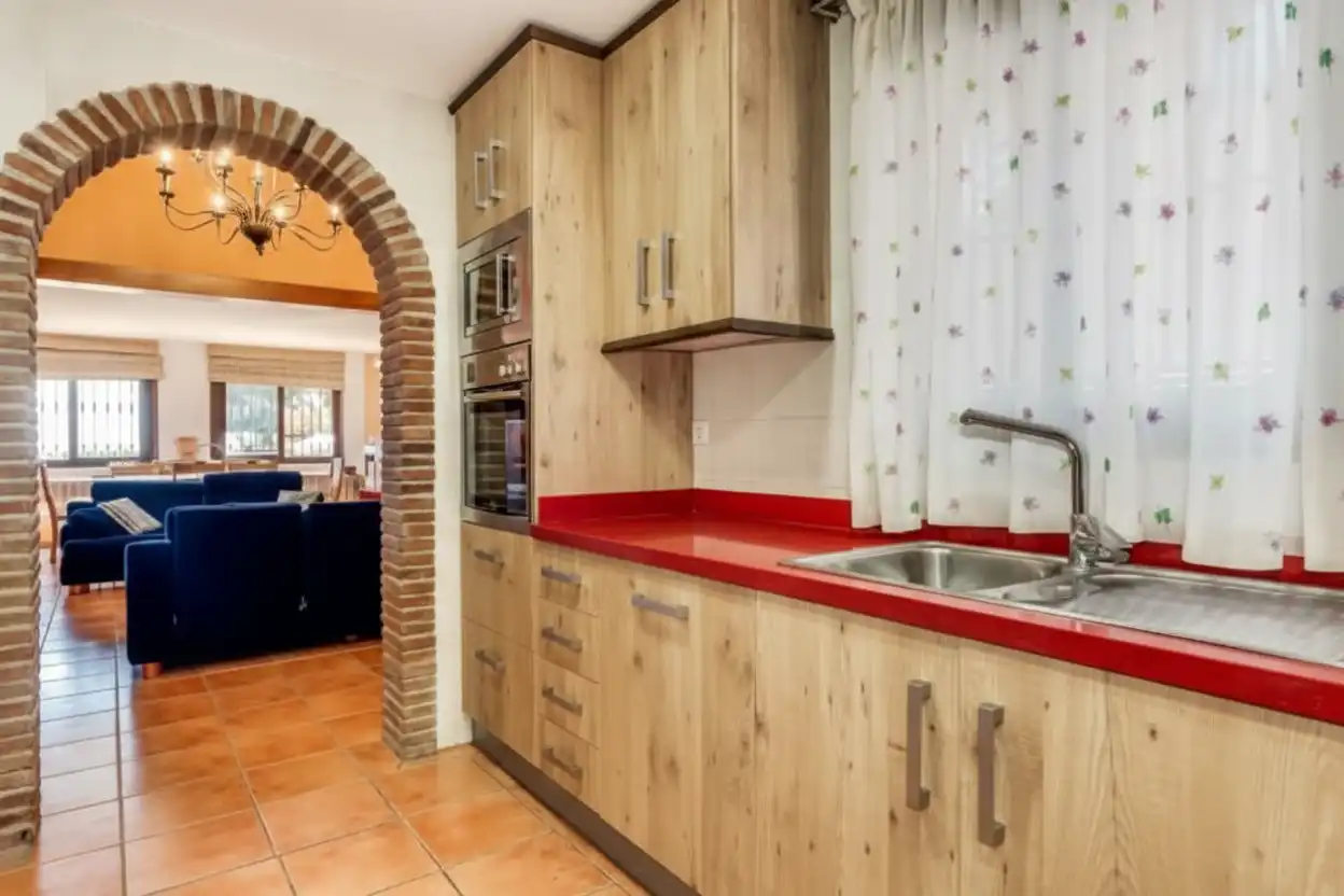 Casa rústica amb terrassa en venda a Altos de Estepona, imagen 17