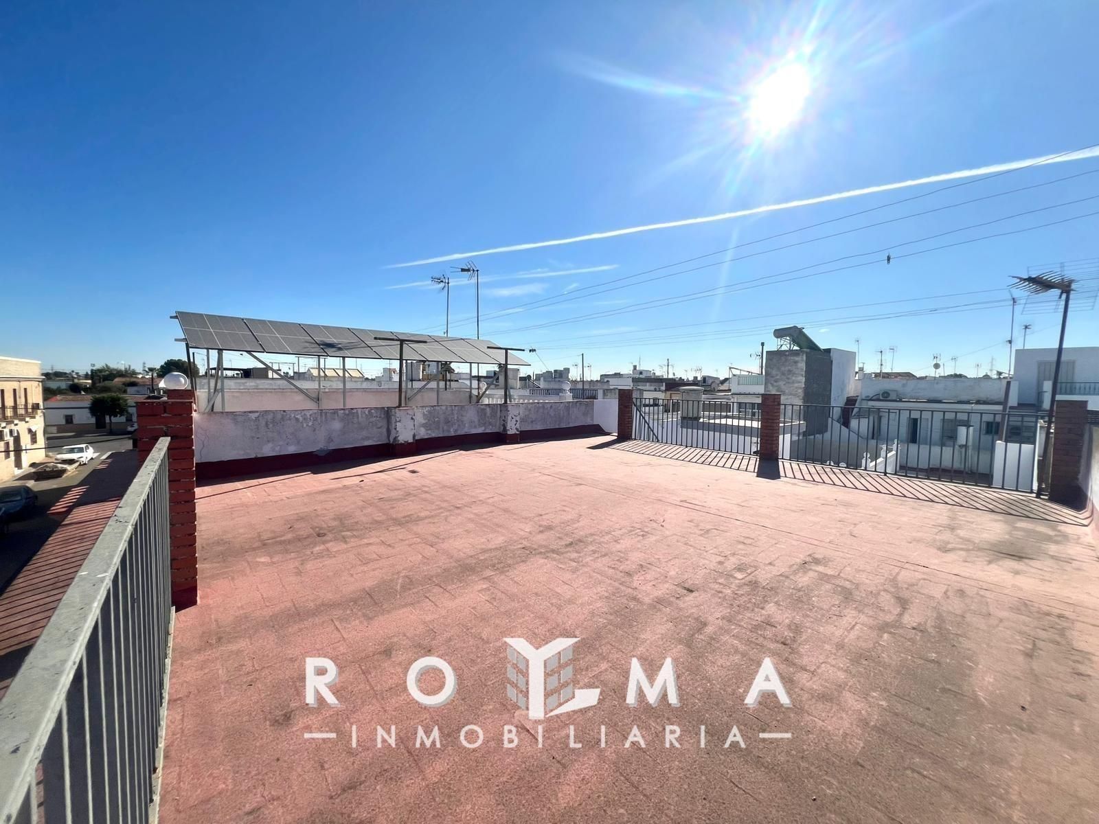 Exterior view of Single-family semi-detached for sale in Dos Hermanas