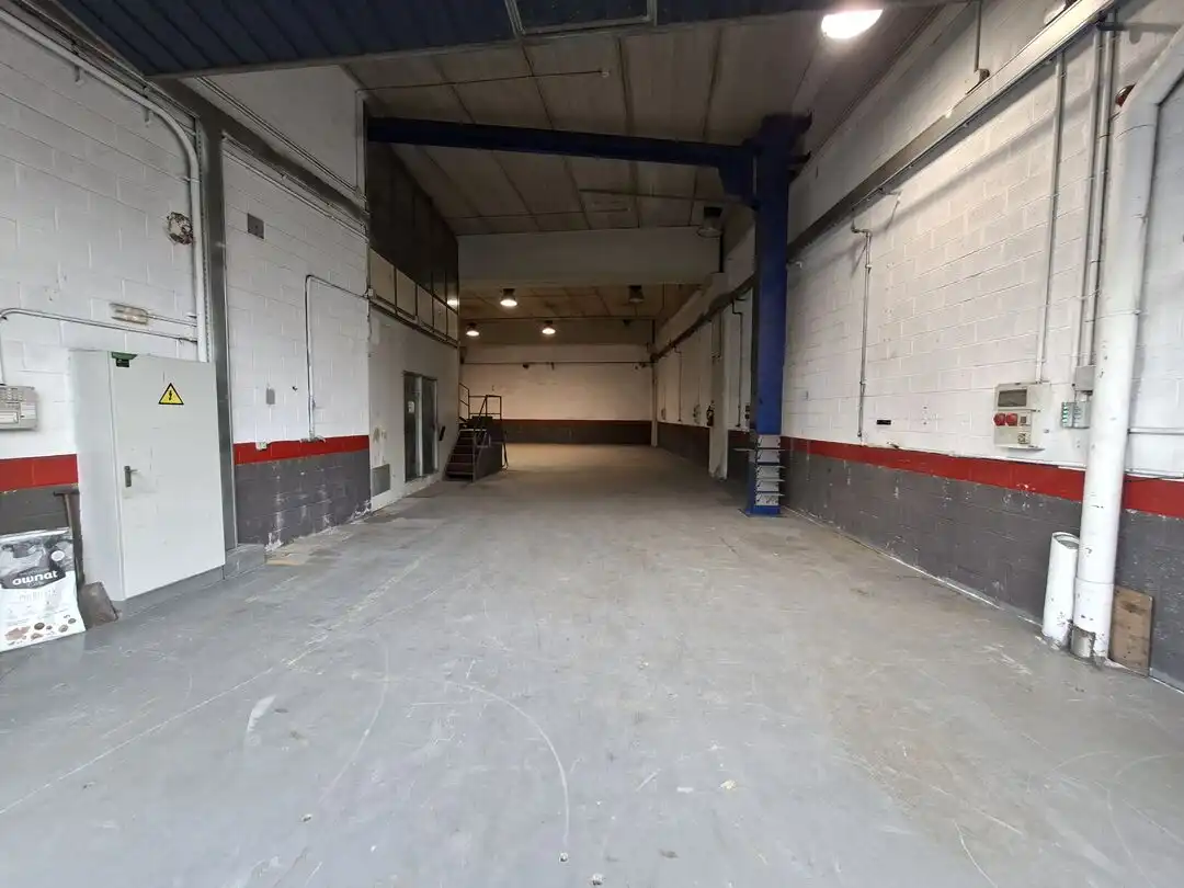 Fabrikhallen zum Verkauf in Iurreta