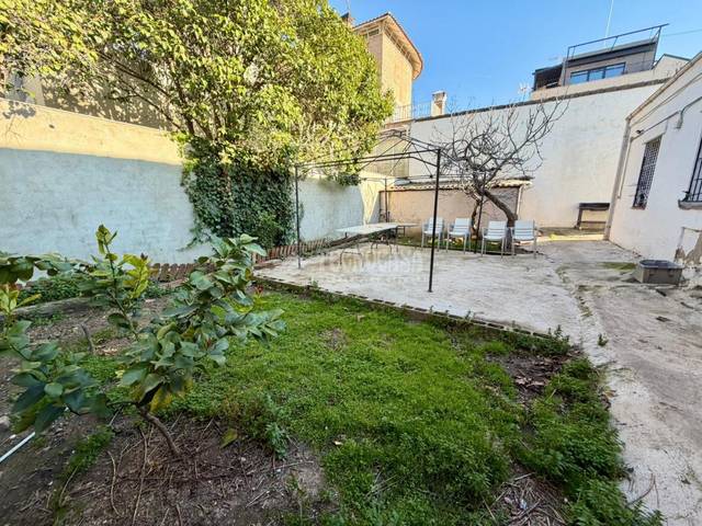 Casa-chalet en Venta en Calle Isla de Nelson en Valdezarza