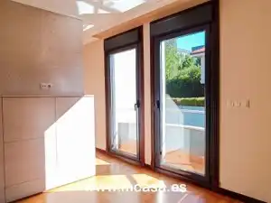 Casa adosada en venda en Vigo  amb Calefacció, Jardí privat i Terrassa