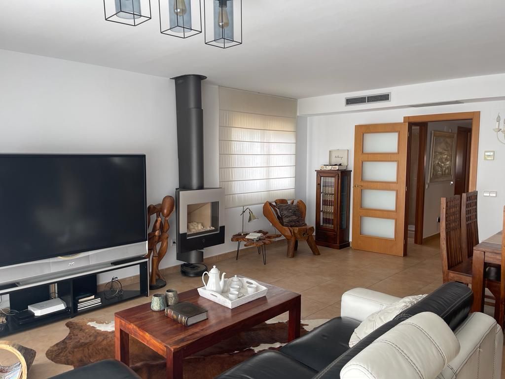 Living room of Single-family semi-detached for sale in Valls  with Air Conditioner and Storage room