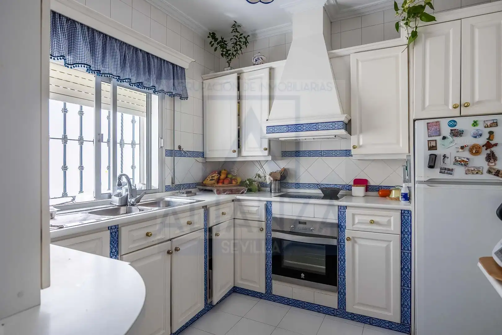Cocina de Casa o chalet en venta en Salteras con Aire acondicionado, Jardín privado y Piscina