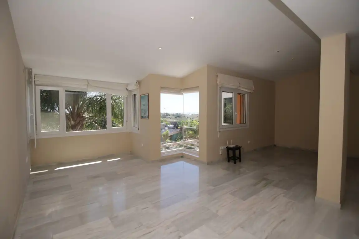 Sala d'estar de Casa o xalet en venda en Vélez-Málaga amb Aire condicionat, Calefacció i Jardí privat