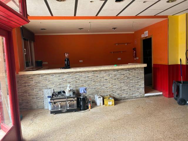 Local comercial en Alquiler en Plaça Onze de Setembre, 13 en Canet de Mar