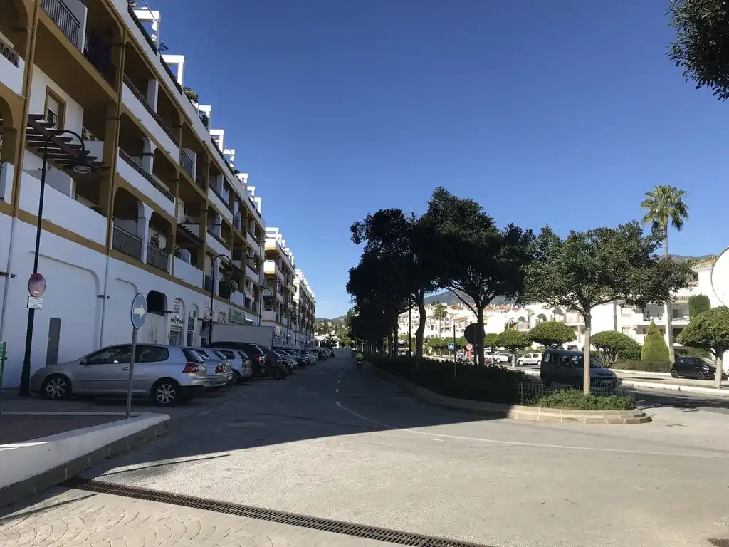 Vista exterior de Oficina en venda en Mijas