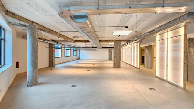 Oficina en Alquiler en Passeig de la Zona Franca en La Marina del Port