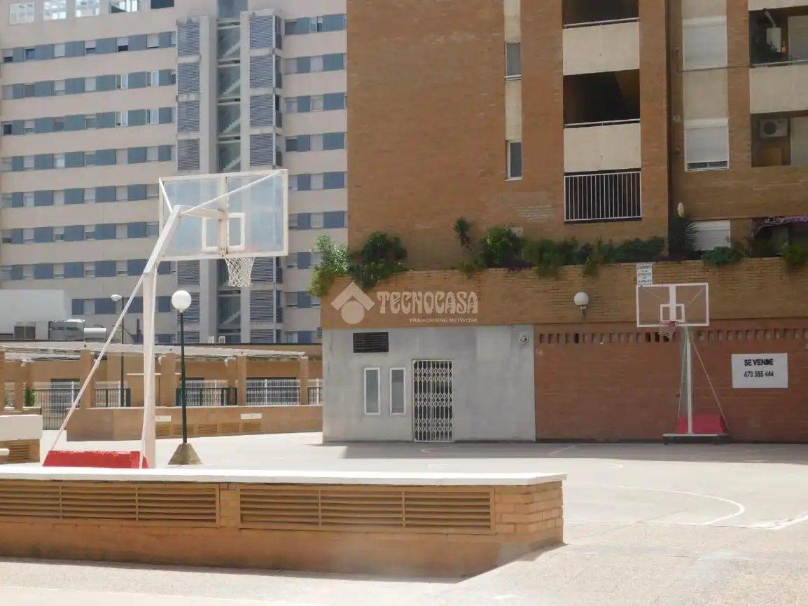 Vista exterior de Estudi en venda en Zaragoza