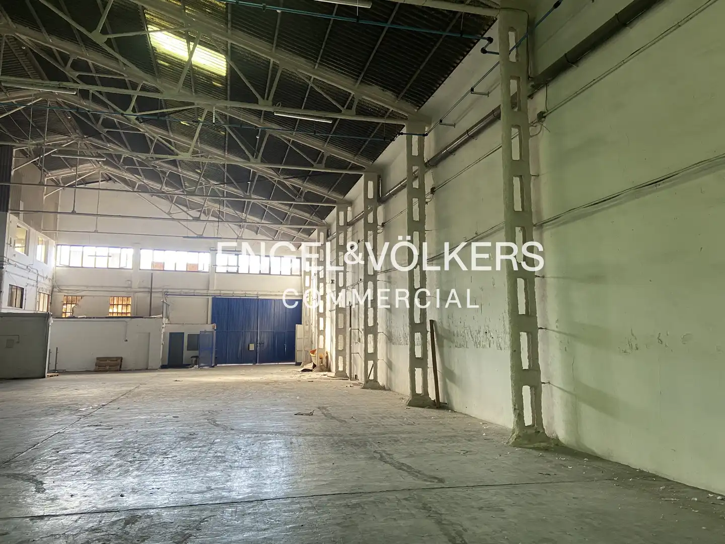 Exterior view of Industrial buildings for rent in L'Hospitalet de Llobregat