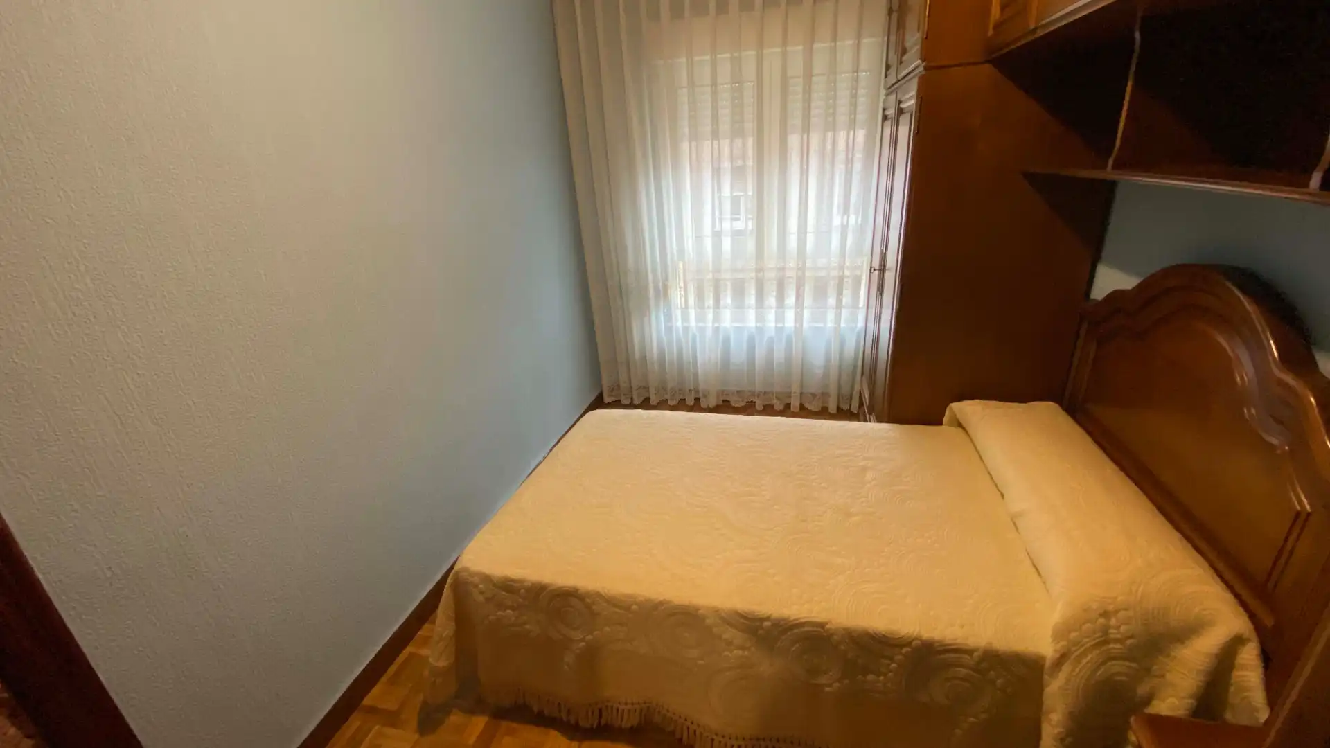 Bedroom of Flat for sale in San Martín del Rey Aurelio  with Parquet flooring, Storage room and Furnished
