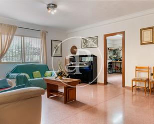 Sala d'estar de Casa o xalet en venda en Alicante / Alacant amb Aire condicionat, Calefacció i Jardí privat