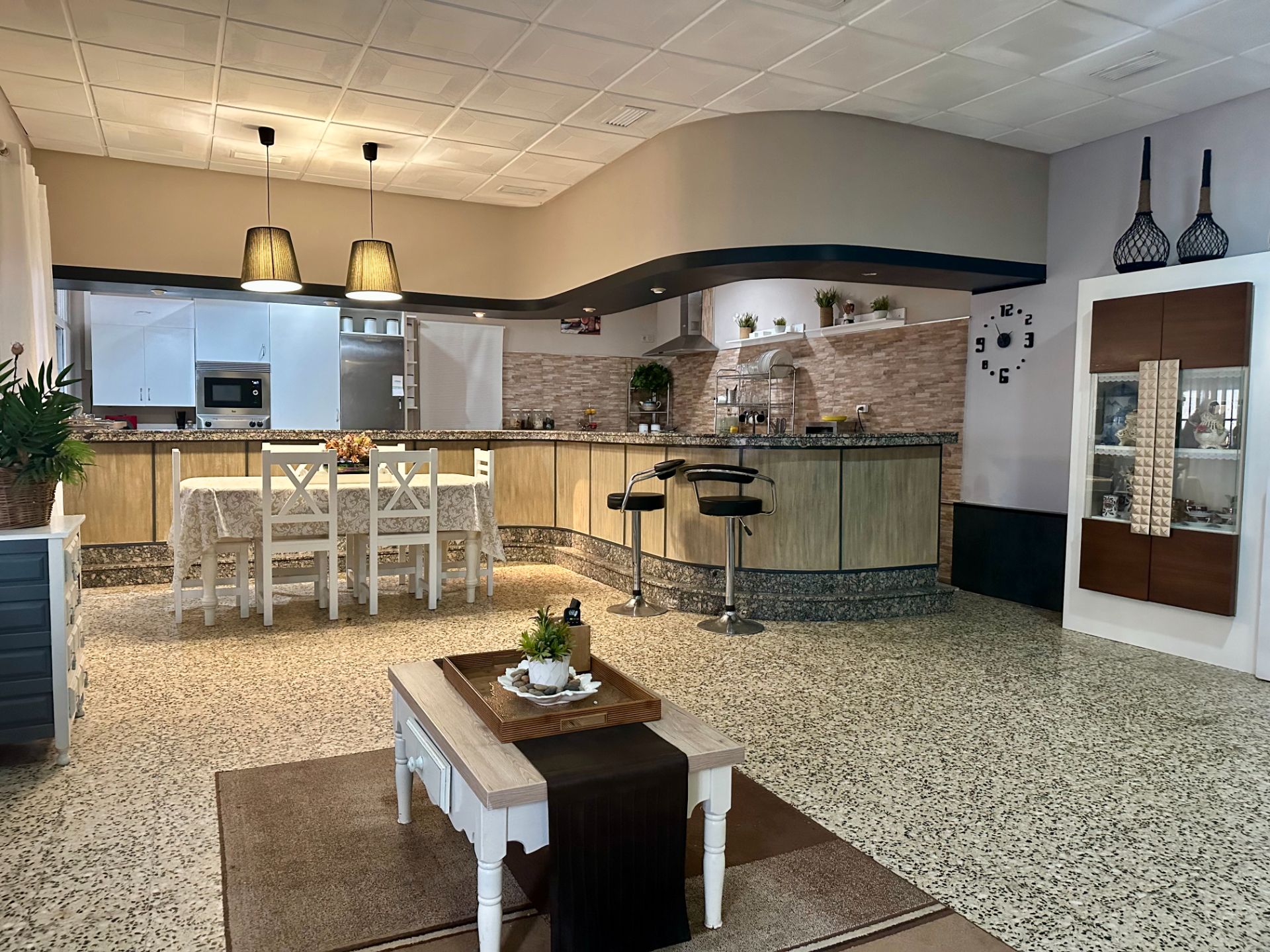 Cuina de Casa o xalet en venda en Arroyo de la Luz amb Aire condicionat i Jardí privat