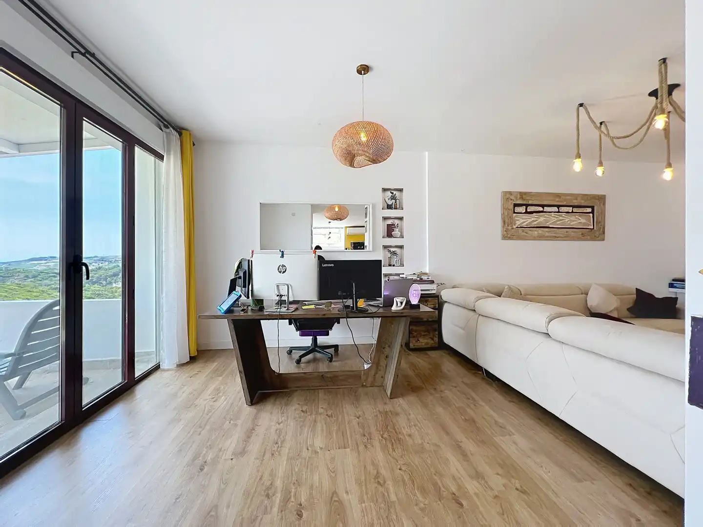Sala d'estar de Casa o xalet en venda en Casares amb Aire condicionat, Jardí privat i Terrassa