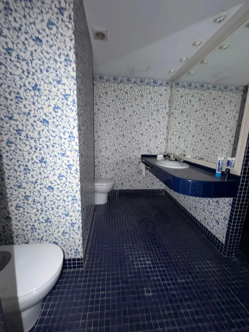 Bathroom of Flat for sale in Zaragoza  with Heating, Terrace and Furnished