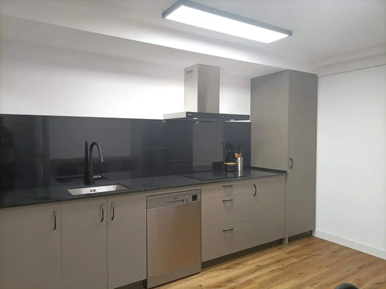 Cuina de Pis de lloguer en Vic amb Calefacció, Parquet i Moblat