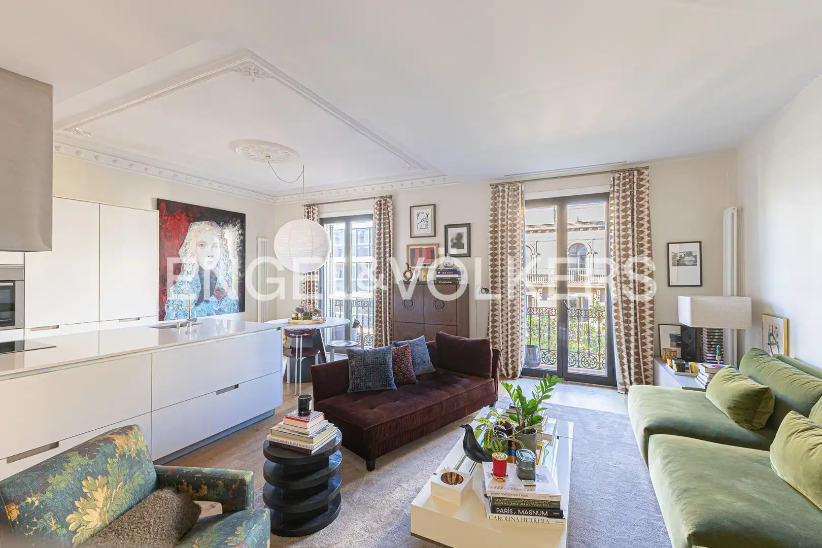 Flat with terrace for sale in Eixample