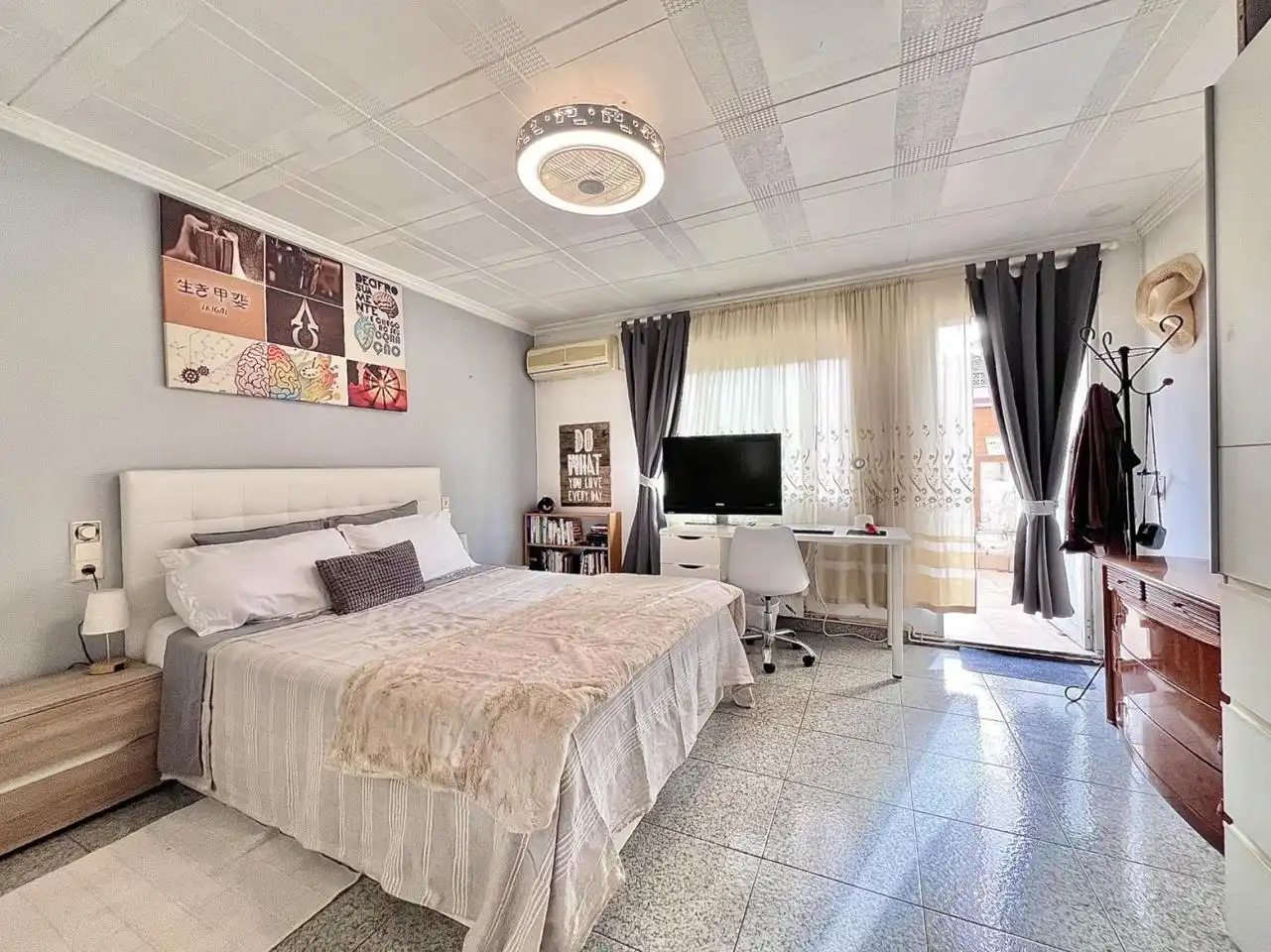 Dormitori de Casa o xalet en venda en Terrassa amb Calefacció i Terrassa