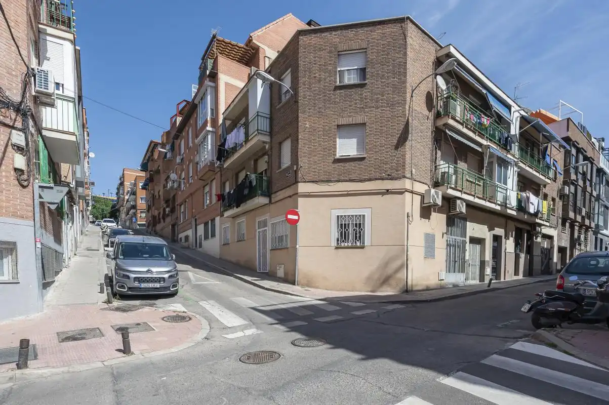 Vista exterior de Dúplex en venta en Madrid con Calefacción, Terraza y Balcón